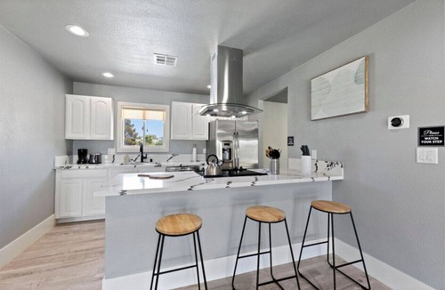 Paradise House | Luxury Vegas Getaway Pickleball, Pool & Game Room!