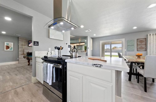 Paradise House | Luxury Vegas Getaway Pickleball, Pool & Game Room!