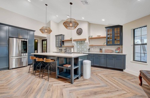Paradise House | Luxury Villa: Pool, Hot Tub & Fire Pit Near Strip