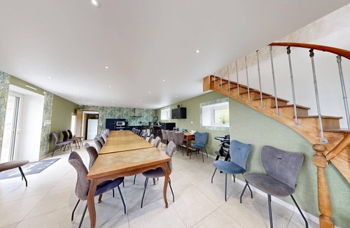 Le Beny Bocage Cottage | Maison des Bruyères 25 people : unusual housing, spa, Billard