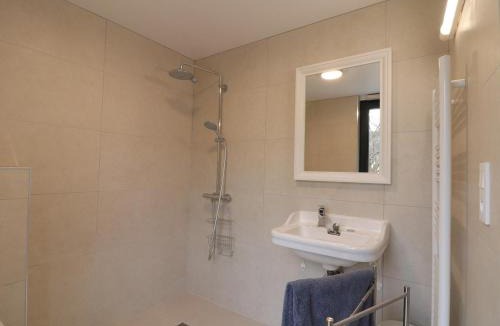 L'Aigle Apartment | Maison exceptionnelle avec piscine intérieure et sauna à L'Aigle - FR-1-497-140