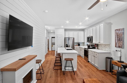 Flagstaff Cabin | Maple Roof Top Deck - Spacious luxury cabin with rooftop deck, firepit, and room for up to 9 guests