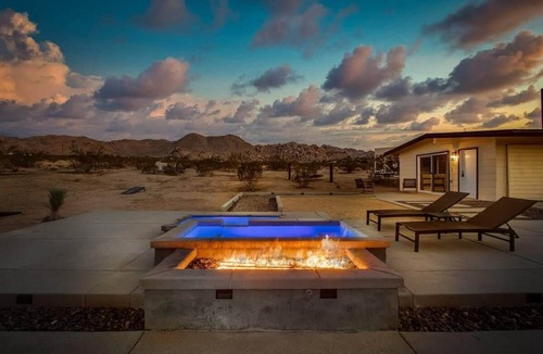 Panorama Heights House | @ Marbella Lane - Moon Designer Home close to JTNP