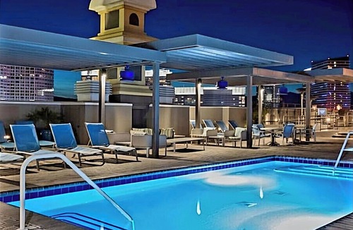 Las Vegas Villa | Marriott Grand Chateau Rooftop Bar FREE VALET PARKING NO RESORT FEES SLEEPS 8-10