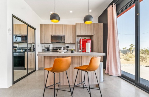 Yucca Valley House | MARS HAUS - Heated Pool & Outdoor Movie Projector