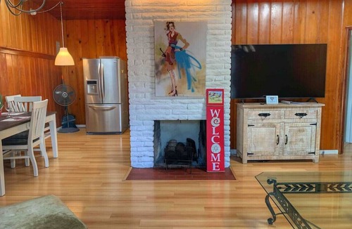 East Manhattan Beach Apartment | MB Gem 1 - 1.3Miles To Beach, Close To LAX & Park