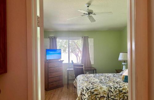 Hemet House | Meadow Harvest Suite with TV and private bathroom
