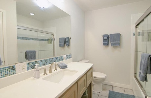 Zilker House | Mellow Yellow