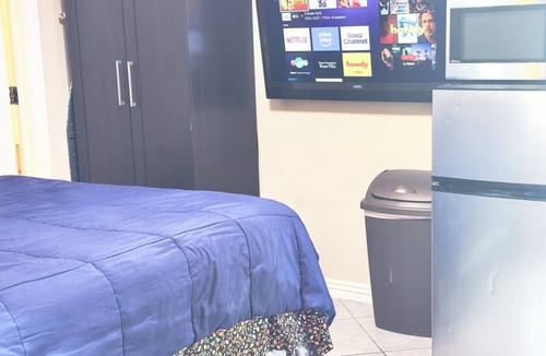 McCullough Hills House | Micro Casita! Private Entrance! Ensuite Bath!