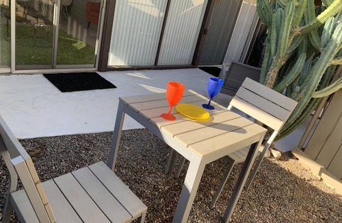 Twin Palms Condo | Mid-century bungalow at Ocotillo Lodge, Palm Springs, California