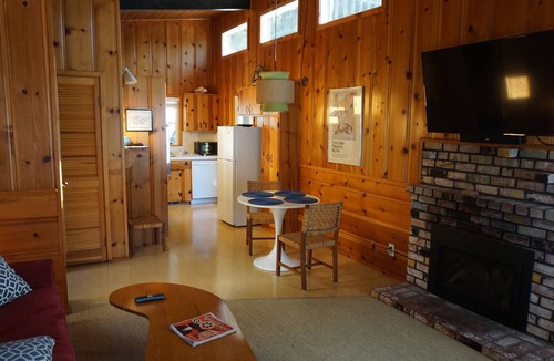 Rio del Mar House | mid-century bungalow at the beach. sunny, quiet, 4 min. walk to the surf!