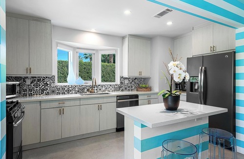 Palm Springs Villa | Mid-Century Oasis 4BD/Walled/Pool/Spa/Mtn Views
