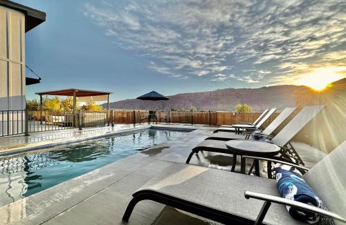 Moab South Valley House | Moab Desert Escape Villa Luxury 5-Bedroom Retreat with Heated Pool