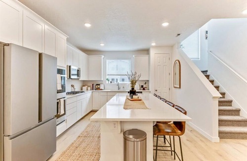 American Fork House | Modern 4BR Home, Rooftop Patio, Mountain Views