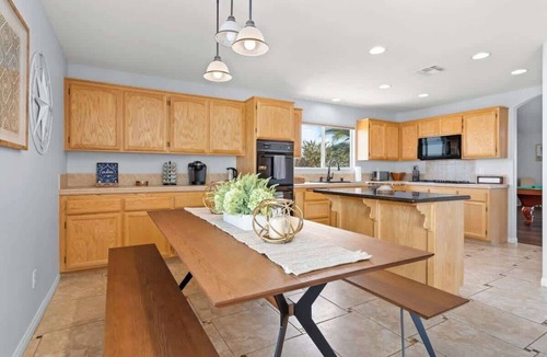Yucca Valley House | ❤️Modern 4BR Joshua Tree House w/heated Pool!
