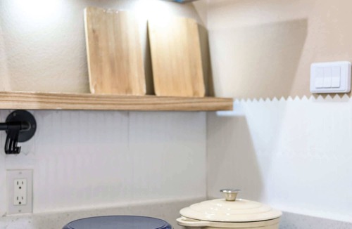 Pomona House | Modern Cozy Stay w Outdoor Patio & Grill