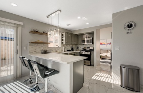 Summerlin House | Modern Dream Home 3BR/2.5BA + pool/bbq (50% off)
