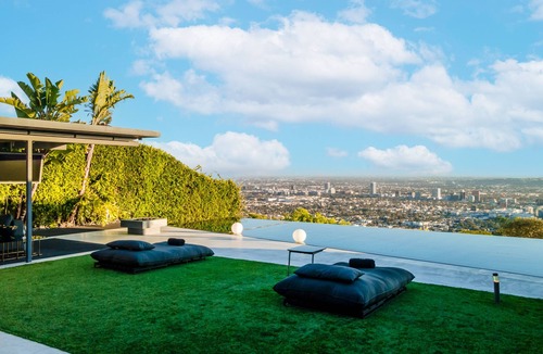 The Bird Streets House | Modern Estate With Stellar Views