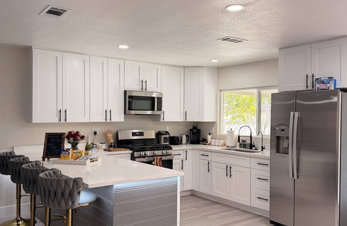 Winchester House | Modern Family Oasis w/Pool BBQ | 10 min to Strip