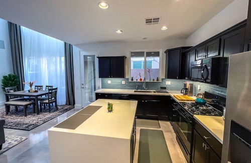 Summerlin South House | Modern Home near Red Rock - 30 Day Minimum.