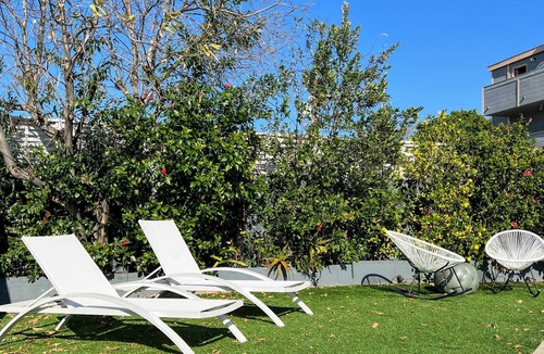 Ladera Heights House | Modern House by the pool in LA (MK4-ING)