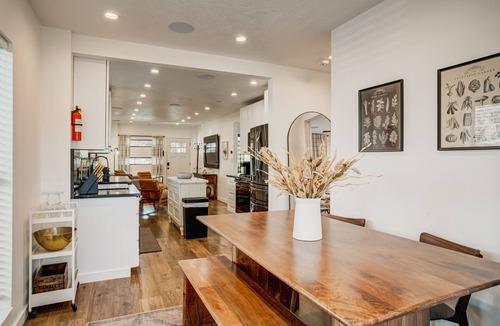 Central City House | Modern Liberty Park 4BR Home with fast WIFI nice Hot tub and Tesla EV Charger