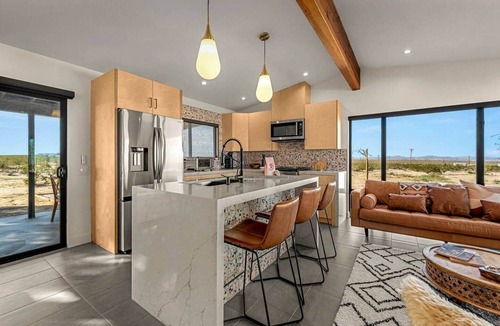 Joshua Tree House | Modern on Mars | NEWLY REMODELED | SPA | Fire-pit