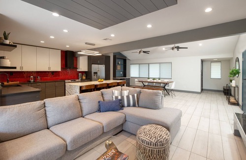 Alhambra House | Modern Phoenix Oasis - Sleeps 12 with a Heated Pool
