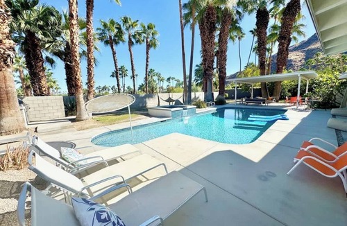 Vista Las Palmas House | Modern Rose - A Vista Las Palmas Beauty