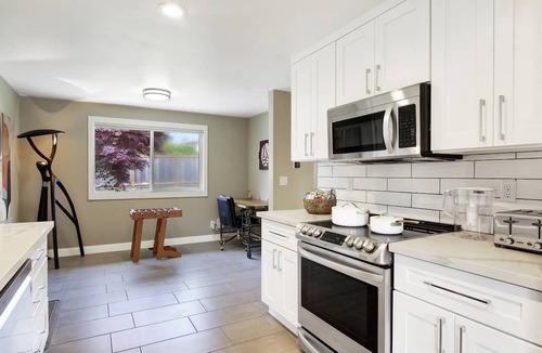 Seattle Metro Area House | Modern Seattle Duplex, Balcony w/Serene View