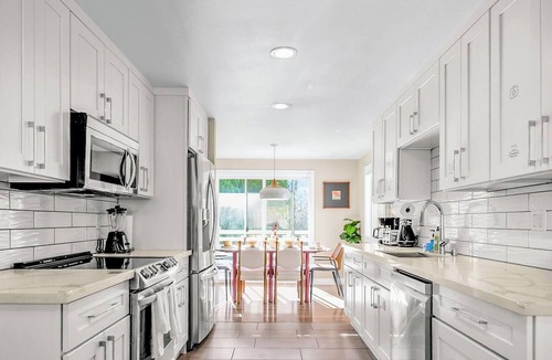 Seattle Metro Area House | Modern Seattle Duplex, Balcony w/Serene View