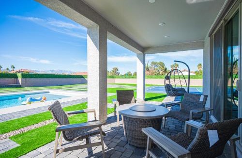 Enterprise Villa | Modern Spacious 6BR Villa with Game Loft 5 Min to Strip, Stadium & Shopping!