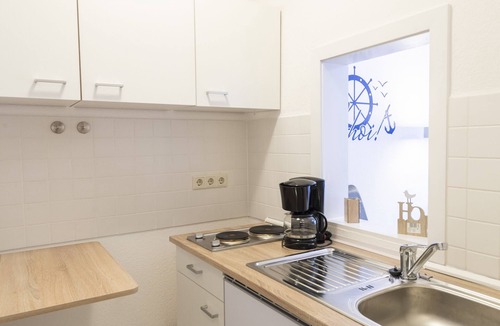 Alt Reddevitz Apartment | Modern studio for two - just 100m from the sea! Enjoy the relaxation!