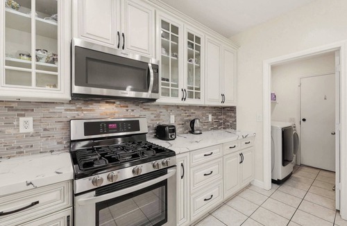 Rhodes Ranch House | Modern Vegas 4BR with BBQ, Balcony & Parking