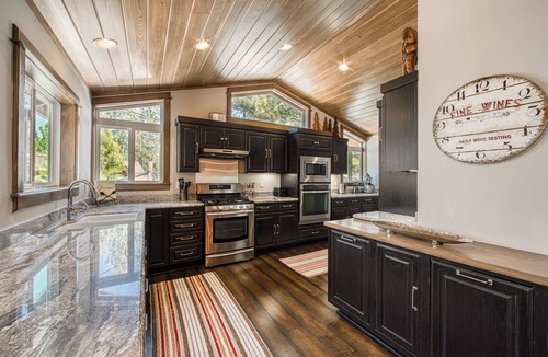 Meeks Bay House | Monthly Lease - Lands End at Meeks Bay by Tahoe Getaways - 4BR Pet Friendly, Walk to Lake!