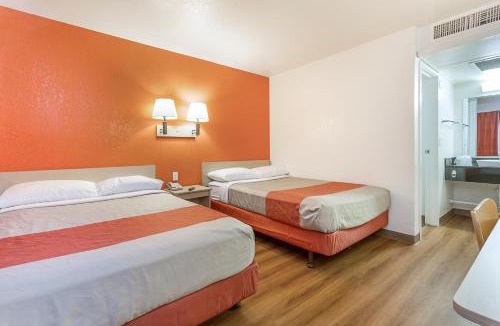 Deer Valley Hotel | Motel 6-Phoenix, AZ - North Bell Road