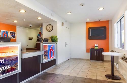 Interchange Square Hotel | Motel 6-Phoenix, AZ - West