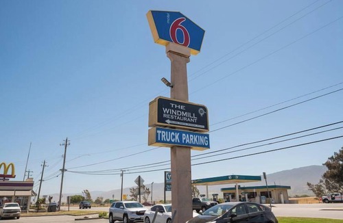 Soledad Hotel | Motel 6 Soledad, CA