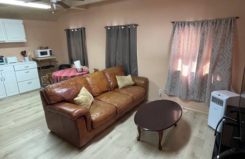 Springerville House | Mountain Avenue Cozy Cabin