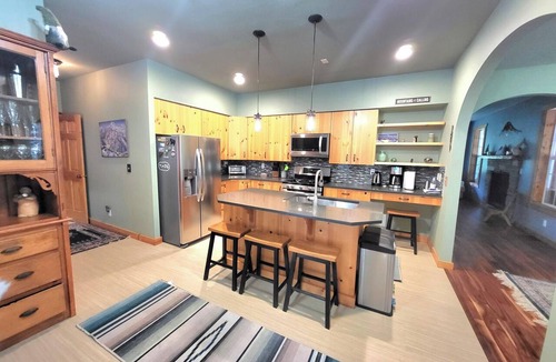 Enumclaw House | Mountain cabin - fun in all seasons!