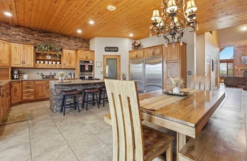 Williamson House | Mountain Lodge Retreat | Hot Tub Game Rooms Sleeps Large