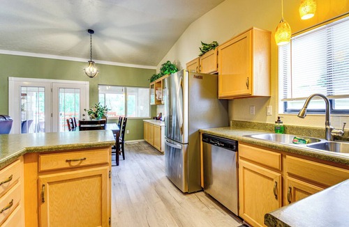 Prescott House | Mountain-View Deck: Pet-Friendly Home in Prescott