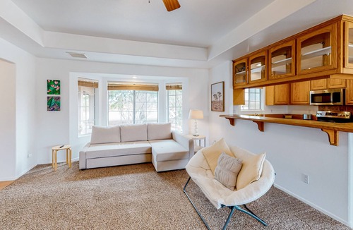 Indian Cove House | Mountain-view desert retreat with central AC, lanai, & washer/dryer