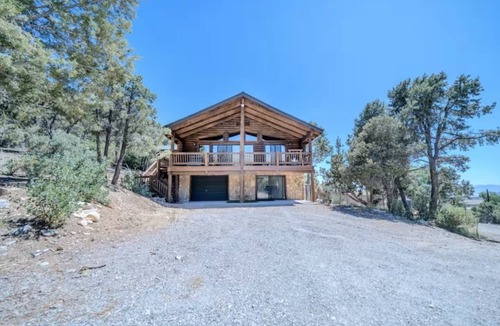 Mount Charleston Cabin | Mt. Charleston Spacious 4BR Log Cabin WiFi - Near Las Vegas