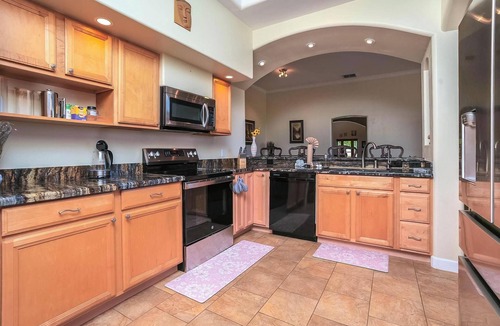 Cornville House | Nature Oasis Retreat+B&B+Organic Homestead+Sleeps 14+Meditation Space on 2 Acres