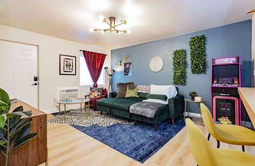 Gateway District House | Near Strip 1BR Oasis w/Arcade, Sleeps 6 + WiFi