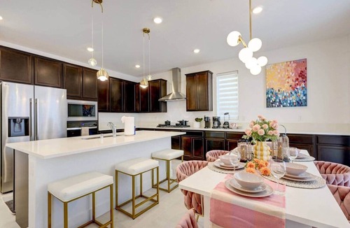 Sovana House | Near Strip Beautiful 6BR7Beds Arcade Game