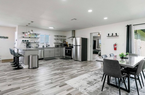 Twentynine Palms Villa | nearby 29Palms Downtown and JT NationalPark entrance, EV Charger, Hot Tub, Grill