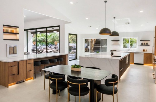 Pima Vista House | NEW 4BR Modern Pool, Hot Tub, Putting Green, Ping Pong & Fire Table