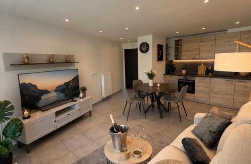 Challes-les-Eaux Apartment | New Appart Cocon chic. 2/4 pers. Lake and Mountain